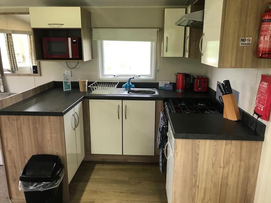 2 Bedroom Caravan. Newquay. Cornwall. New Quay Eksteriør bilde